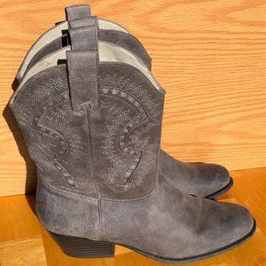 Studio Paolo Woman's gray leather western cowgirl boot Size 9 1/2M
